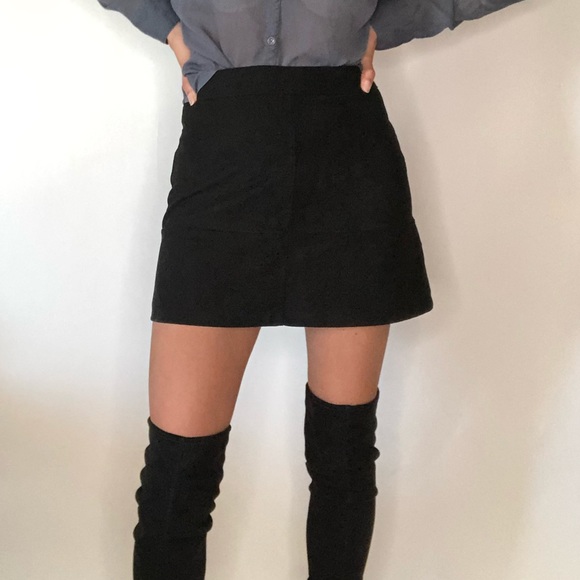 Lulus Dresses & Skirts - {Lulu’s} faux suede mini skirt
